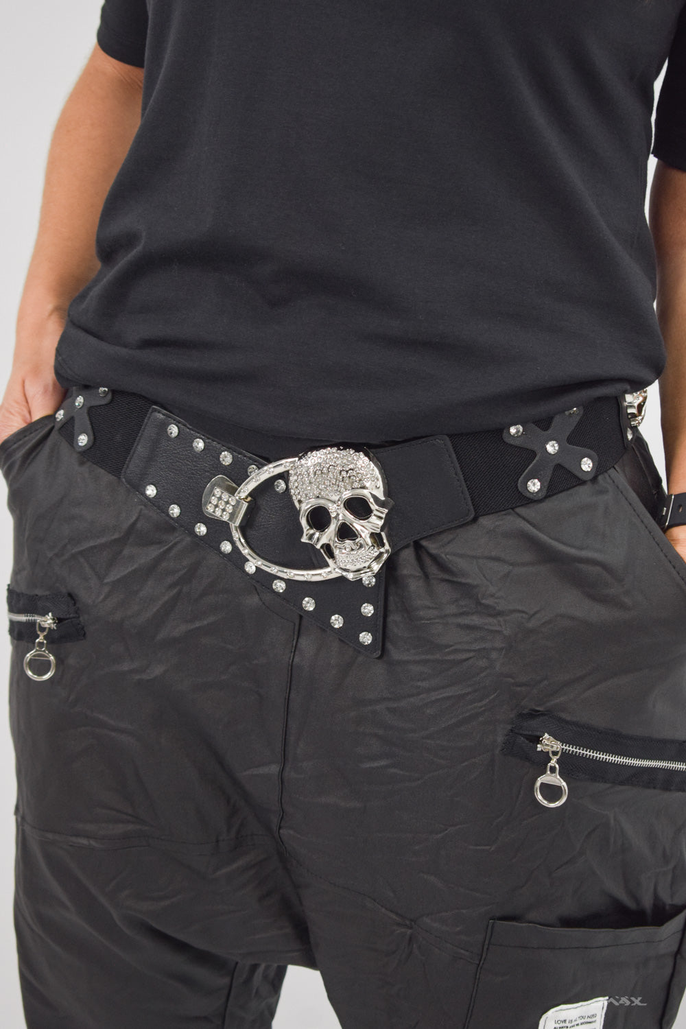 Stretchgürtel schwarz SKULL mit Nieten