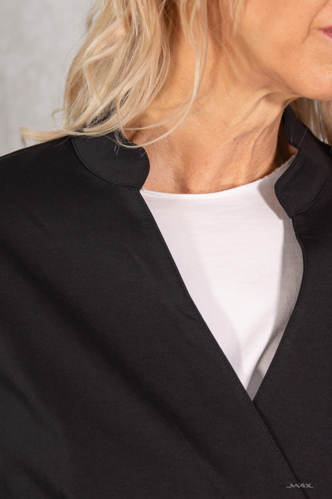 Blazer-Jacke mit asymmetrischer Knopfleiste Gr. onesize (38-42)