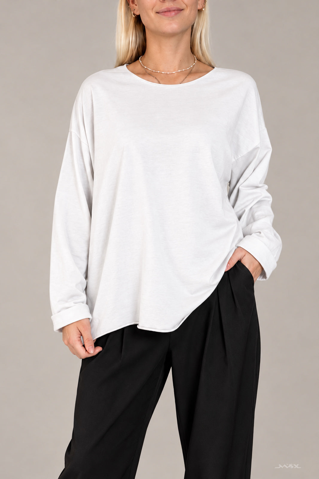 Basic Longsleeve – One Size (36–44)