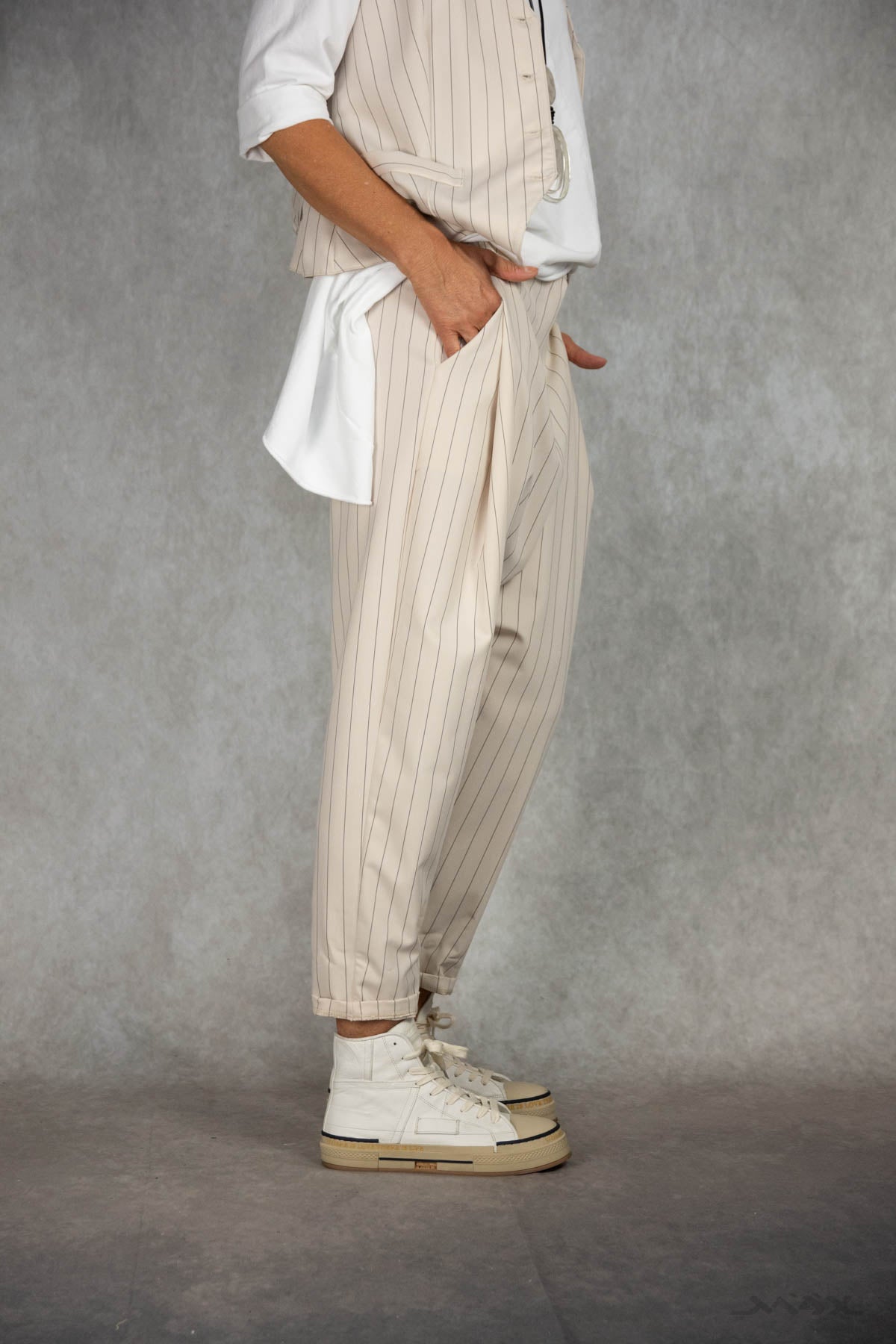 Harembroek met krijtstrepen in beige-zwart, maat one size (38-42)