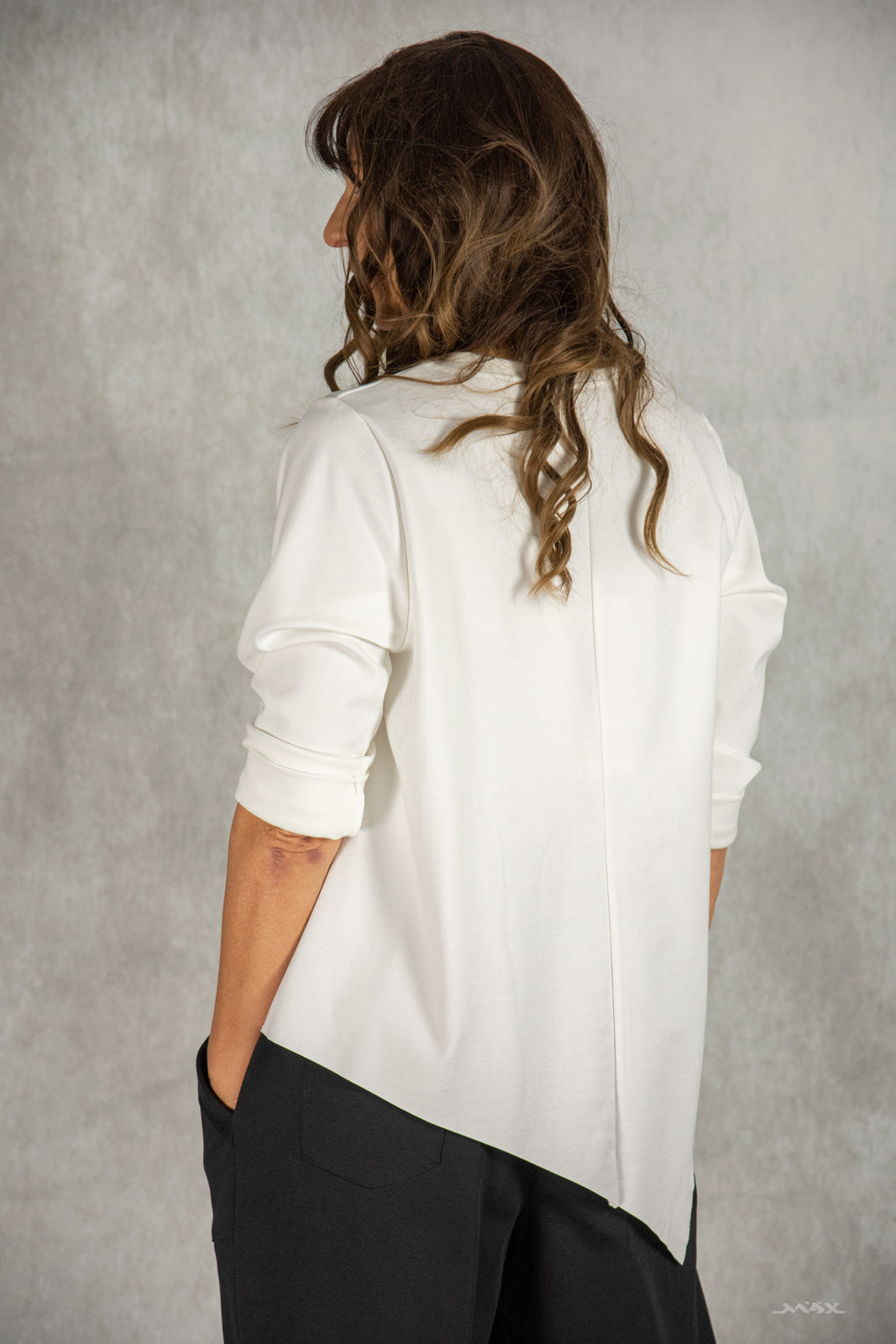 Asymmetrisches Shirt mit spitz-zulaufendem Schnitt Gr. onesize (36-40)