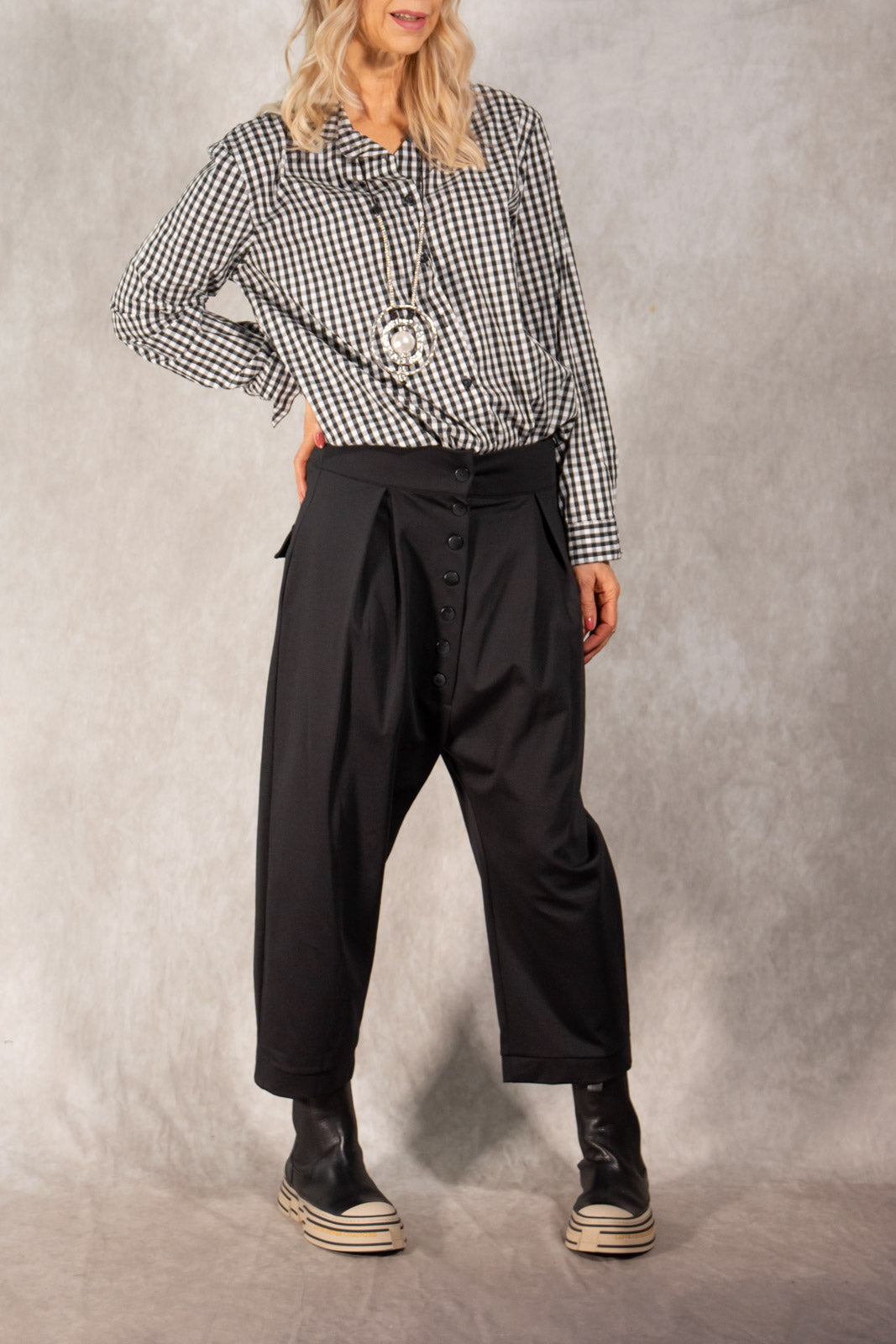 Haremshose mit Bundfalten und Knopfleiste Gr. Onesize (36-40)