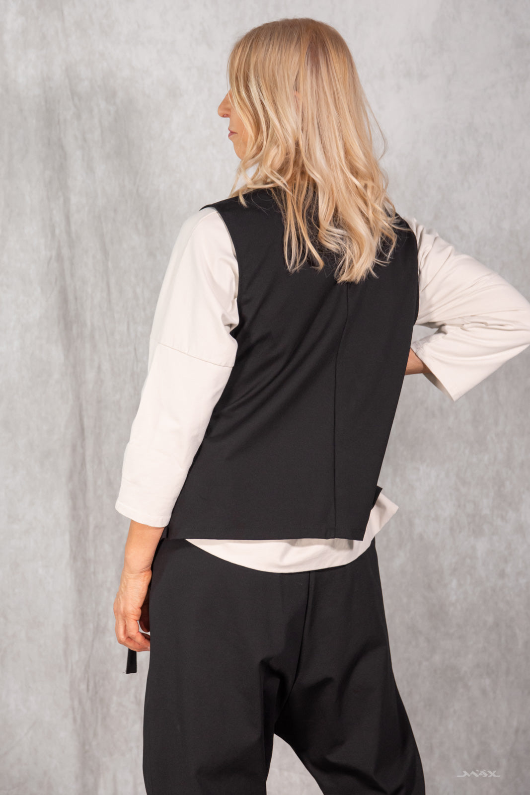 Gilet asymétrique cache-cœur noir à nouer - taille unique (38-44)