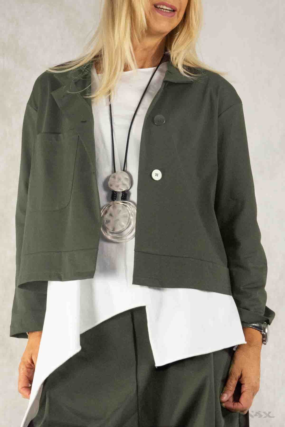 Kurze Jacke mit Knopfleiste Gr. Onesize (36-42)
