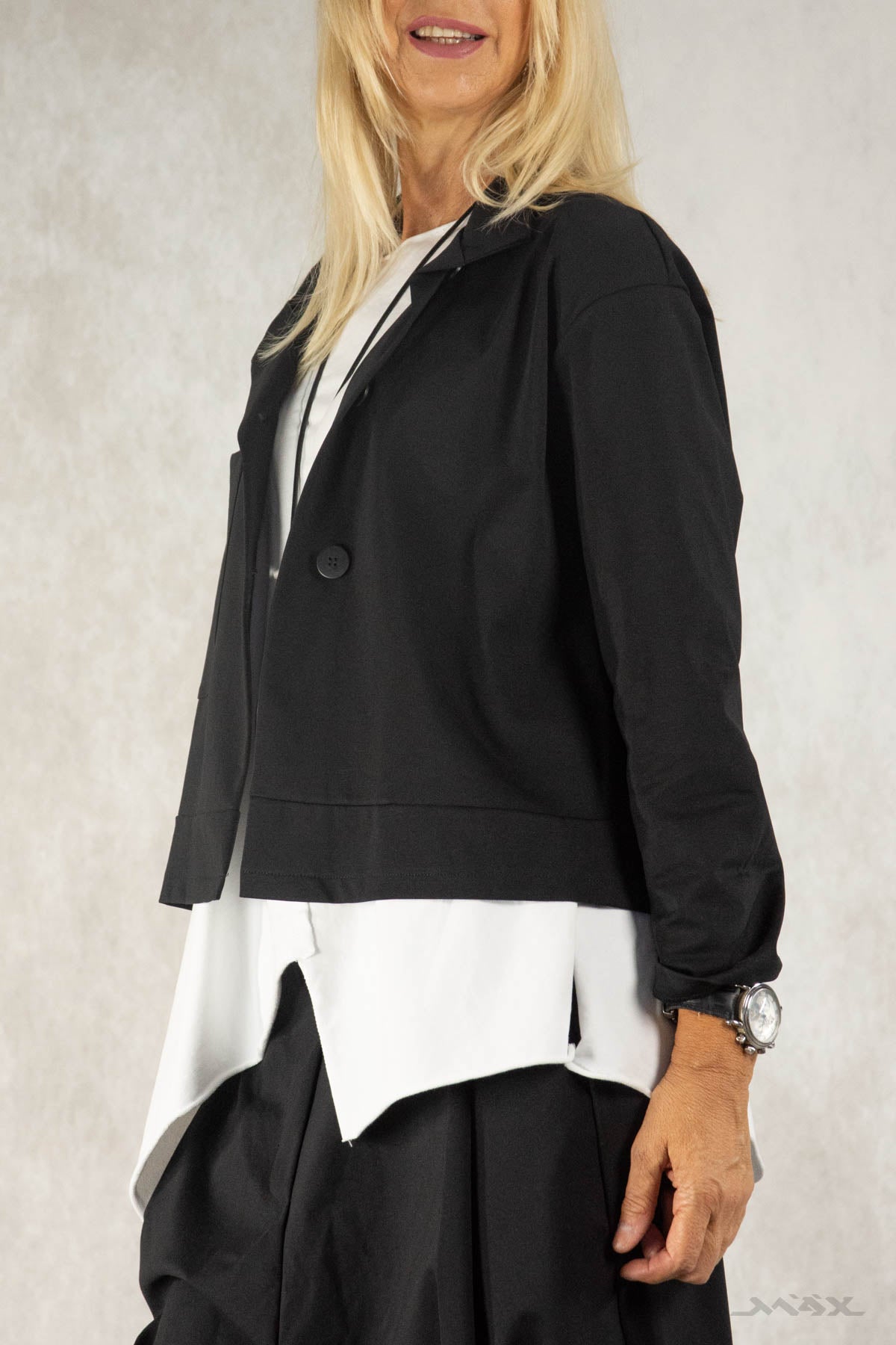Kurze Jacke mit Knopfleiste Gr. Onesize (36-42)