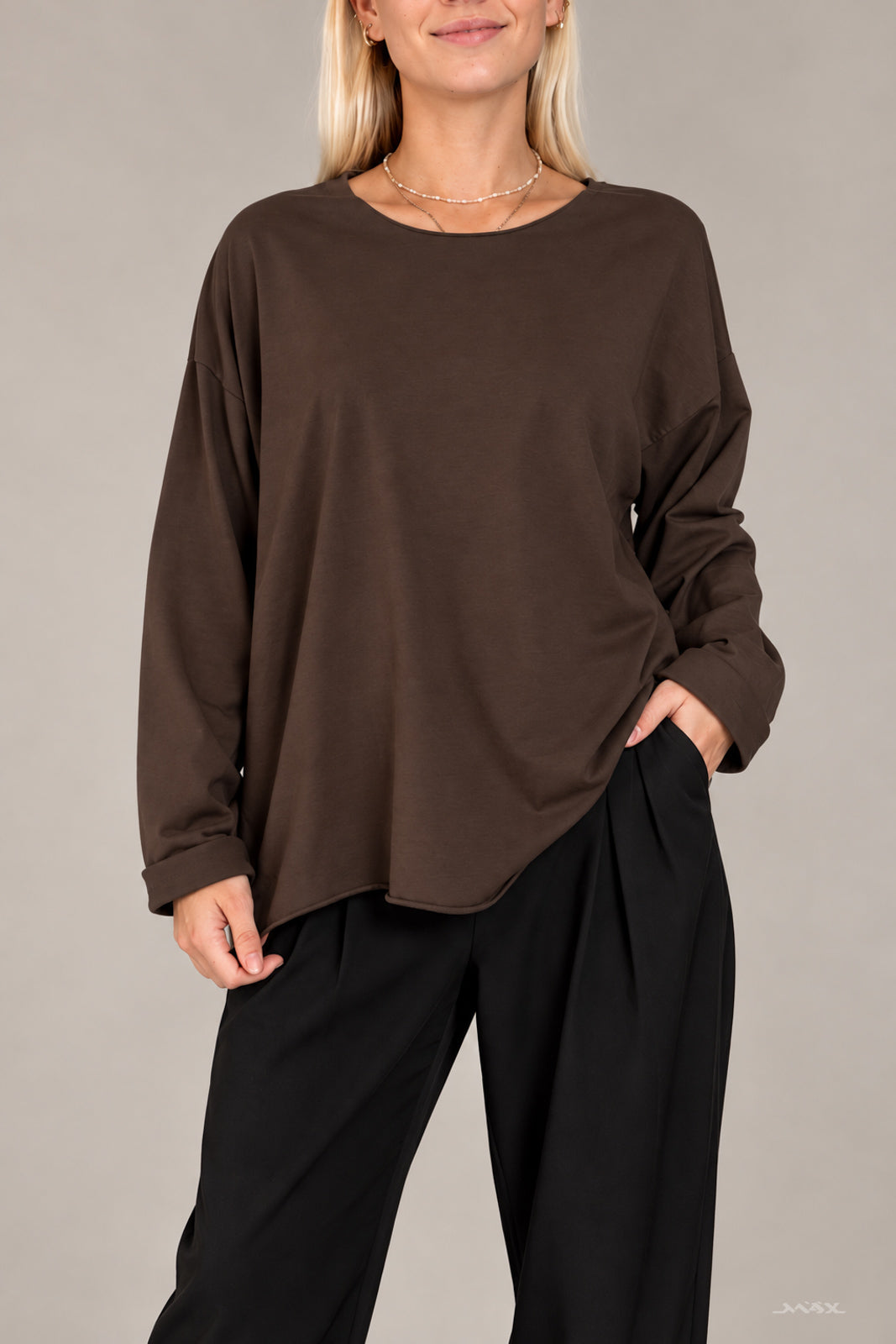 Basic Longsleeve – One Size (36–44)