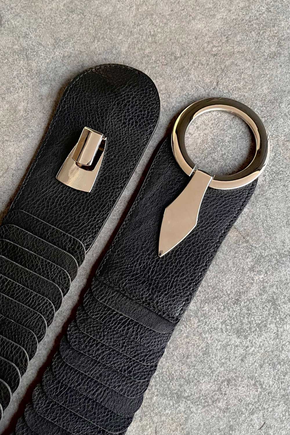 Stretchgürtel schwarz mit Lamellen