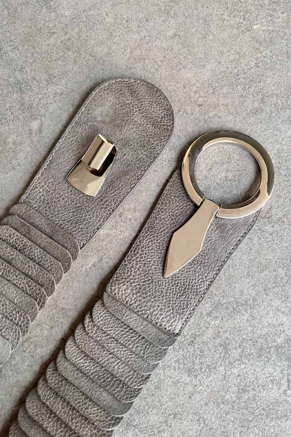 Stretchgürtel anthrazit mit Lamellen