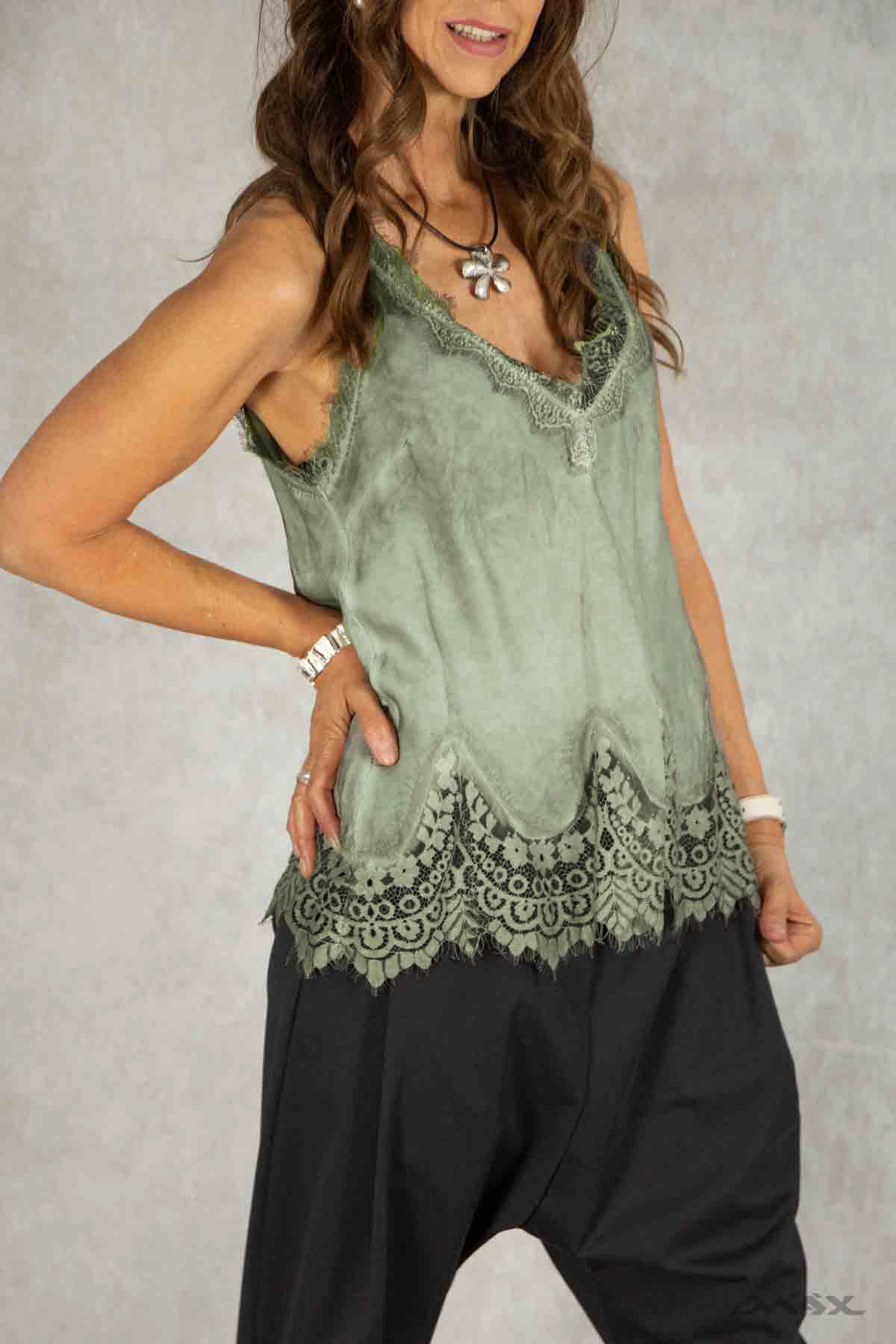 Elegant spitzentop in diverse kleuren – one size (36–42)