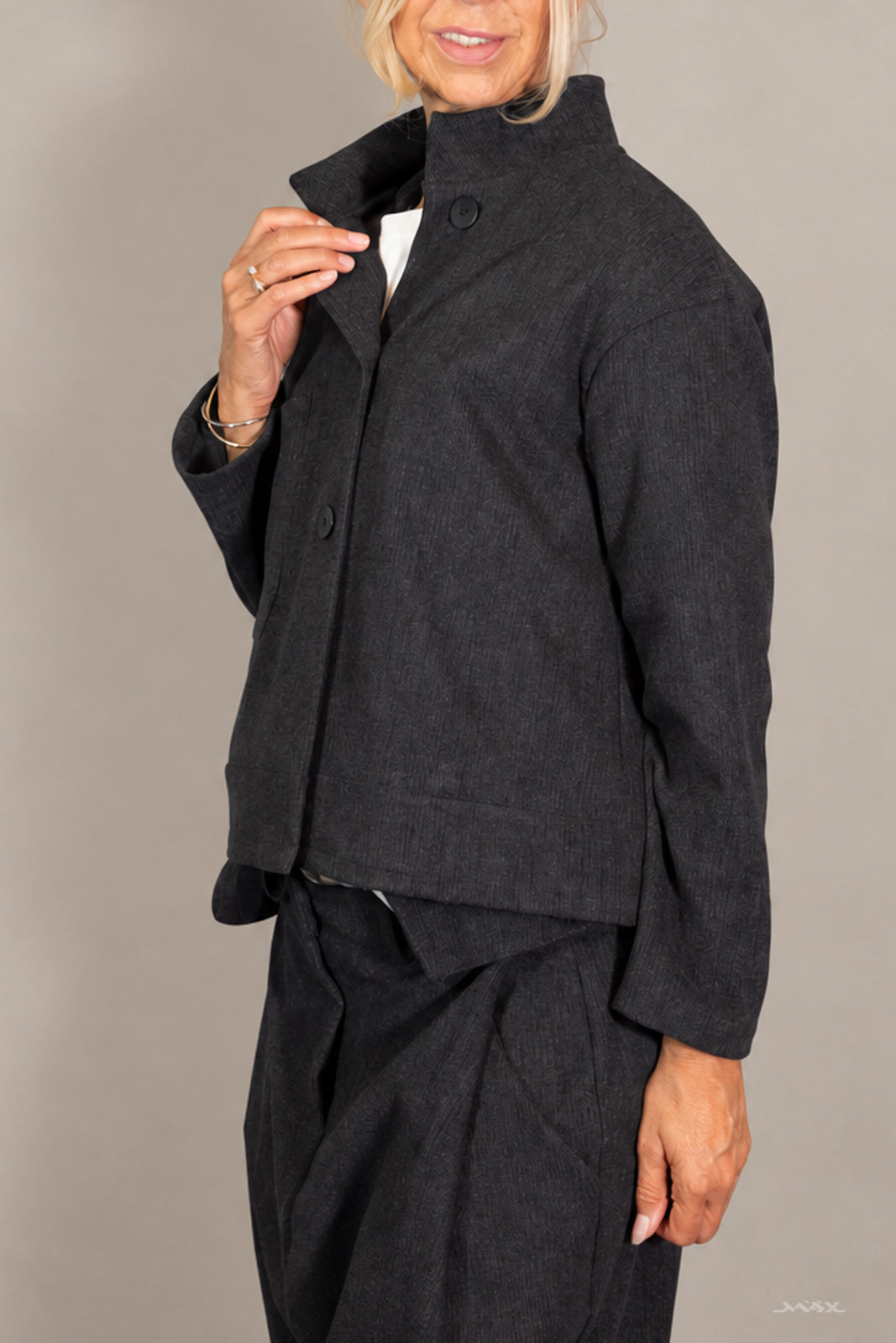 Weiche Jacke mit Knopfleiste dunkelgrau Gr. Onesize (38-42)