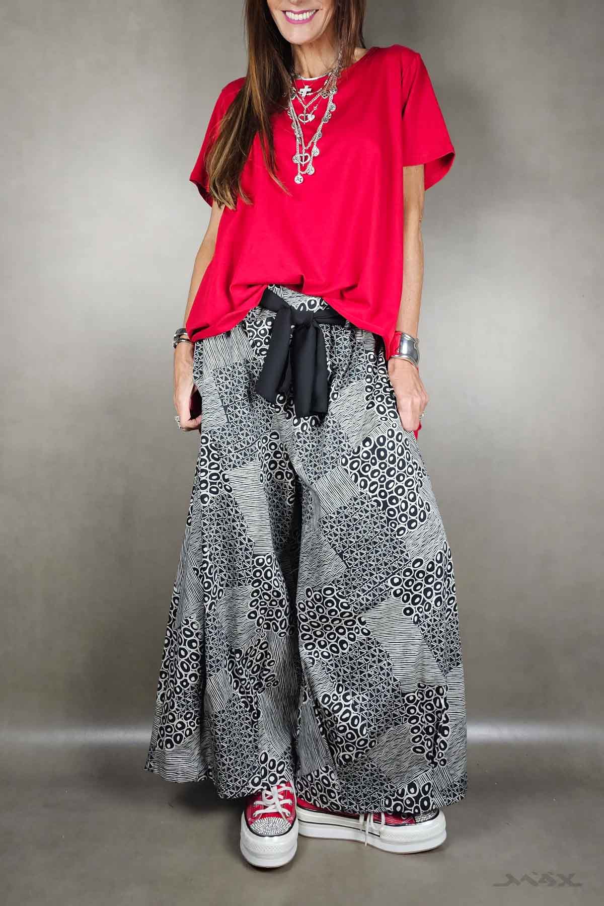 Wijde broek zwart met patroon maat One size (38-42)