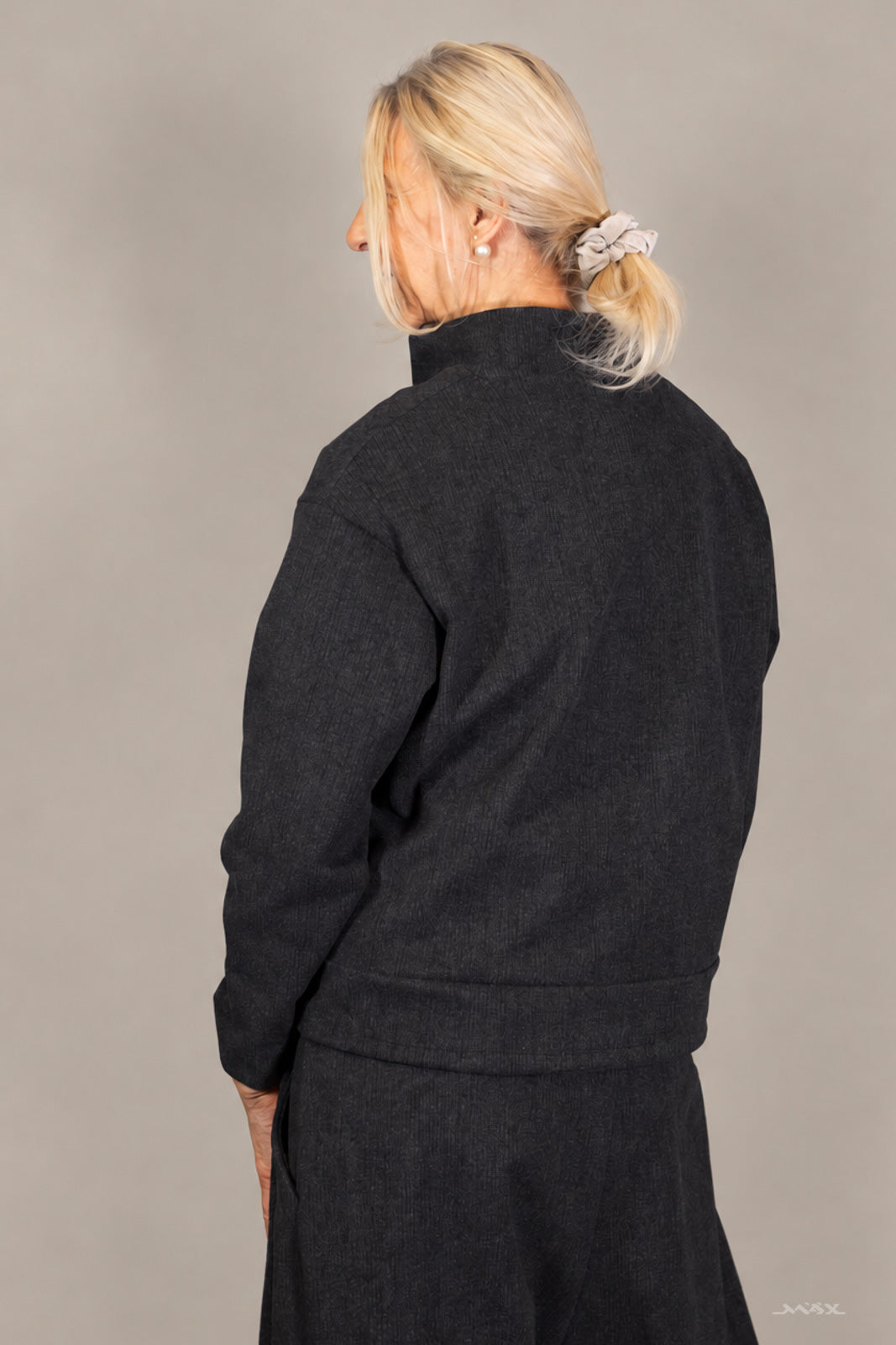 Weiche Jacke mit Knopfleiste dunkelgrau Gr. Onesize (38-42)