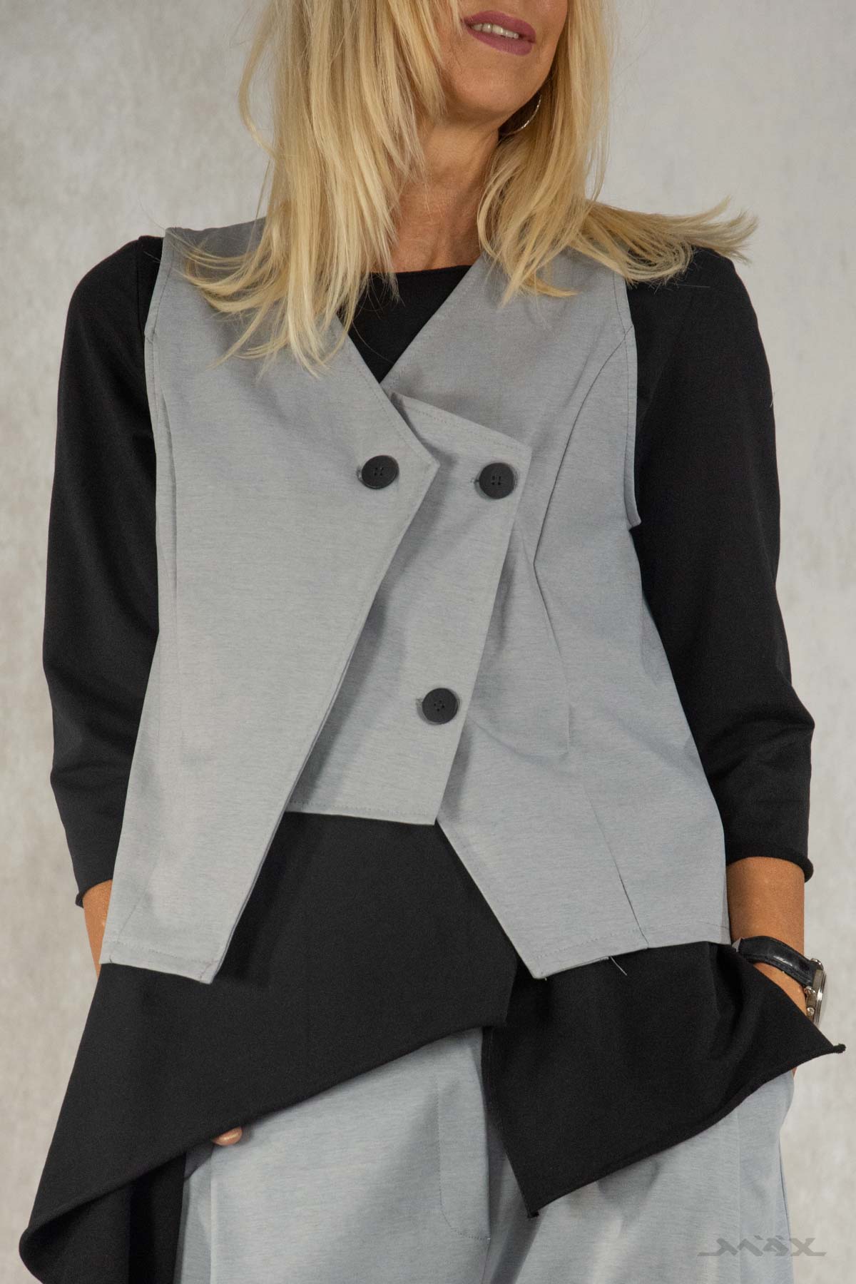 Asymmetrische Weste mit Knopfleiste Gr. Onesize (36-40)