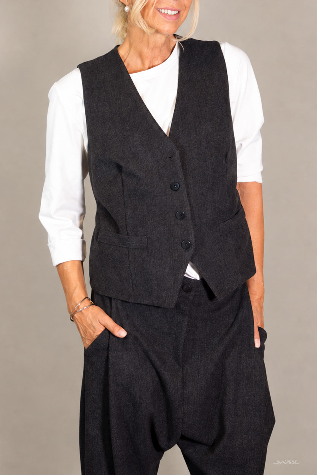 Weiche Weste mit Knopfleiste dunkelgrau Gr. Onesize (36-40)