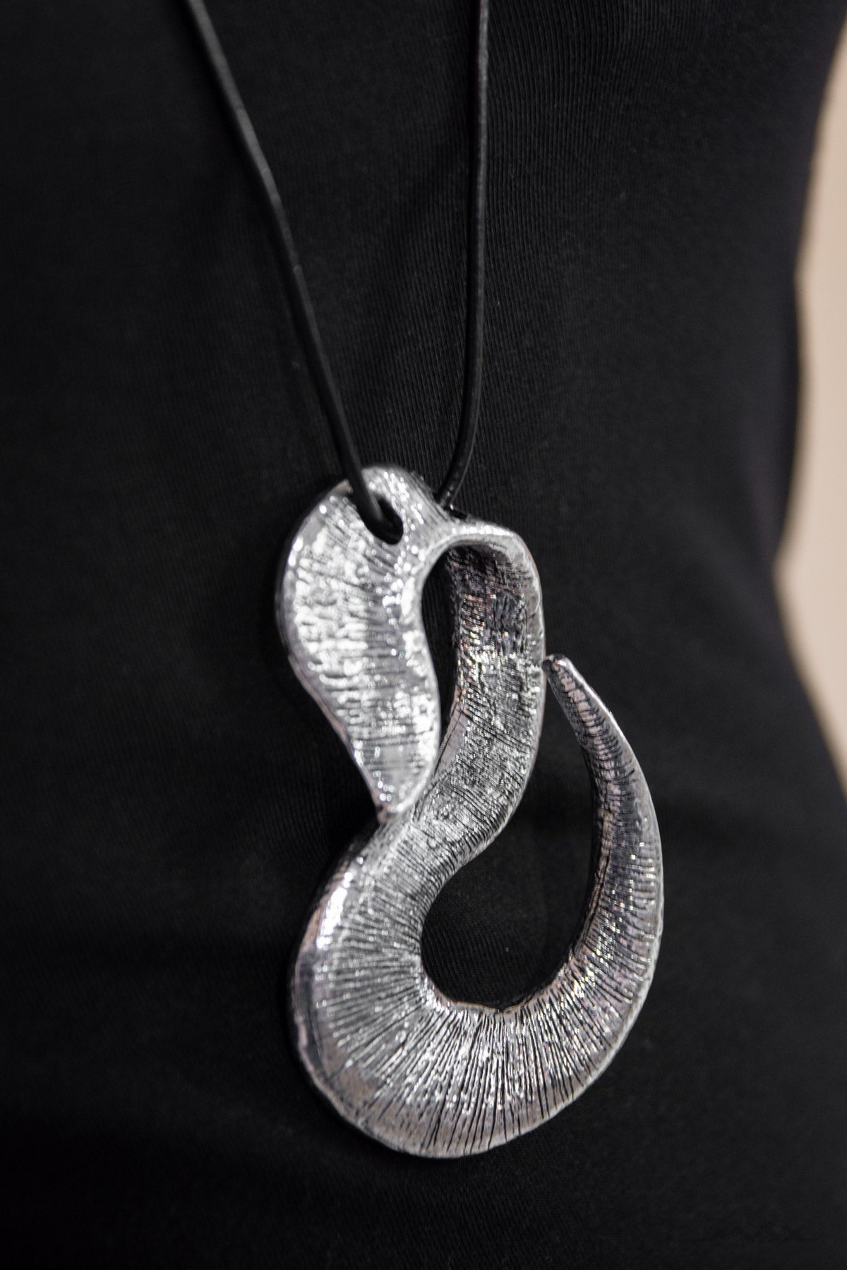 Ketting zilver met gebogen hanger