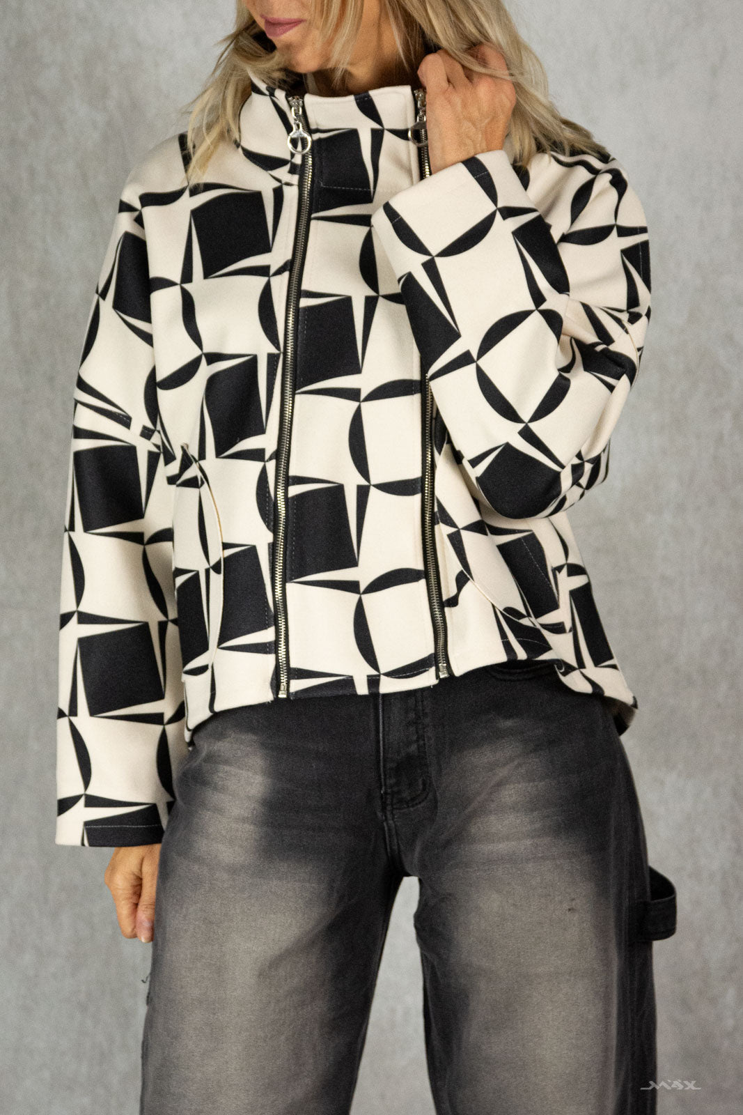 Zipper-Jacke beige-schwarz gemustert Gr. Onesize (38-44)