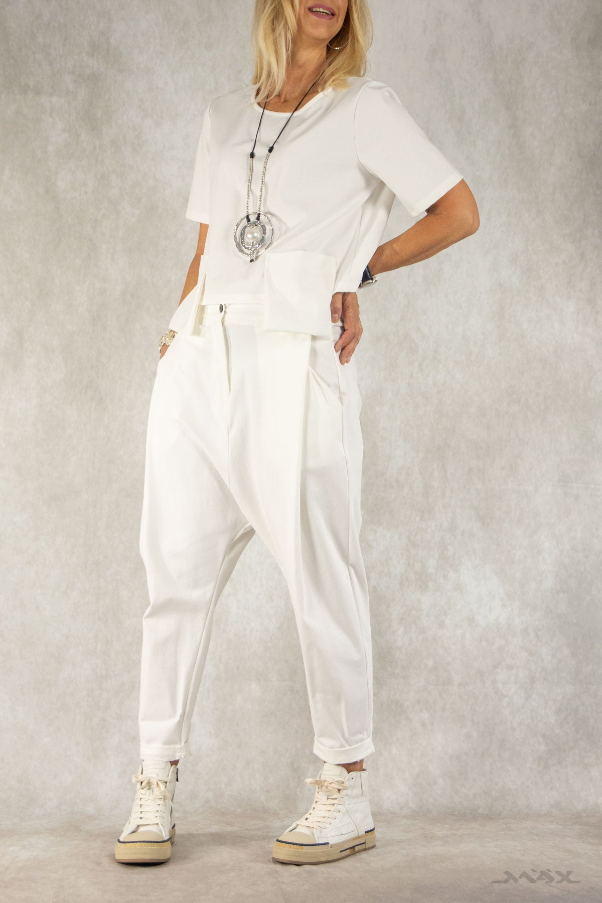 Baggyhose offwhite mit Knopf Gr. Onesize (36-42)