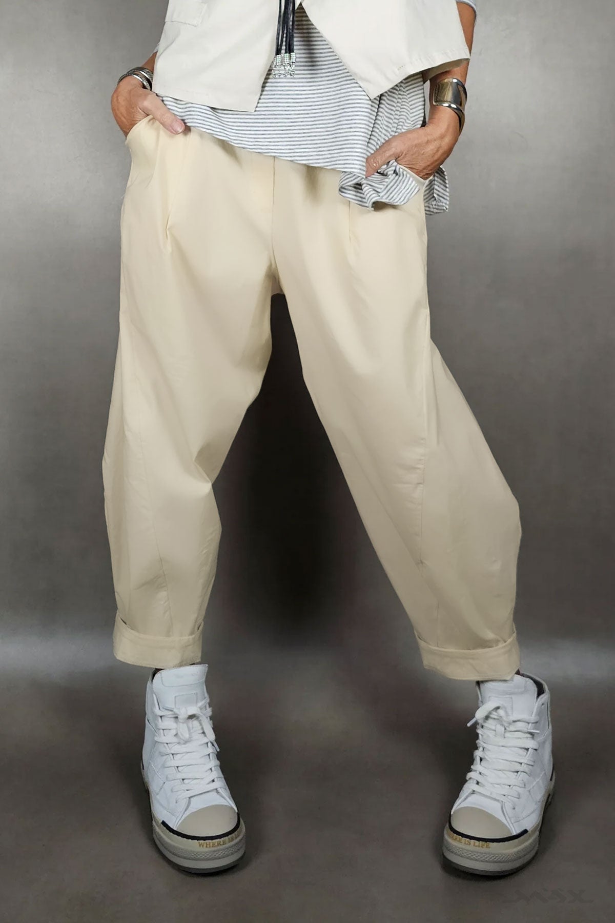 Beige broek met decoratieve naadmaat één maat (38-42)