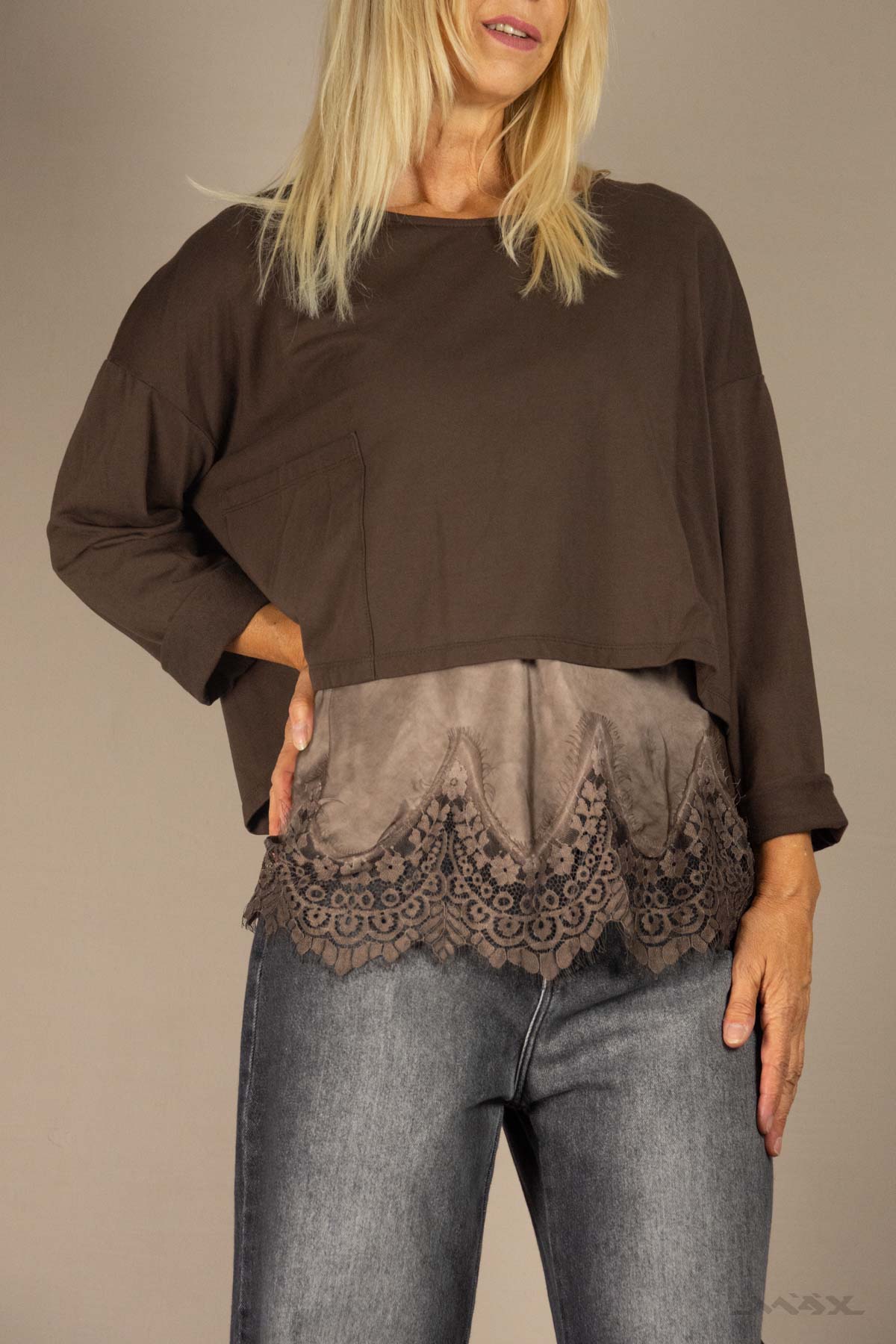 Kurzes Shirt mit aufgesetzter Tasche Gr. onesize(36-42)