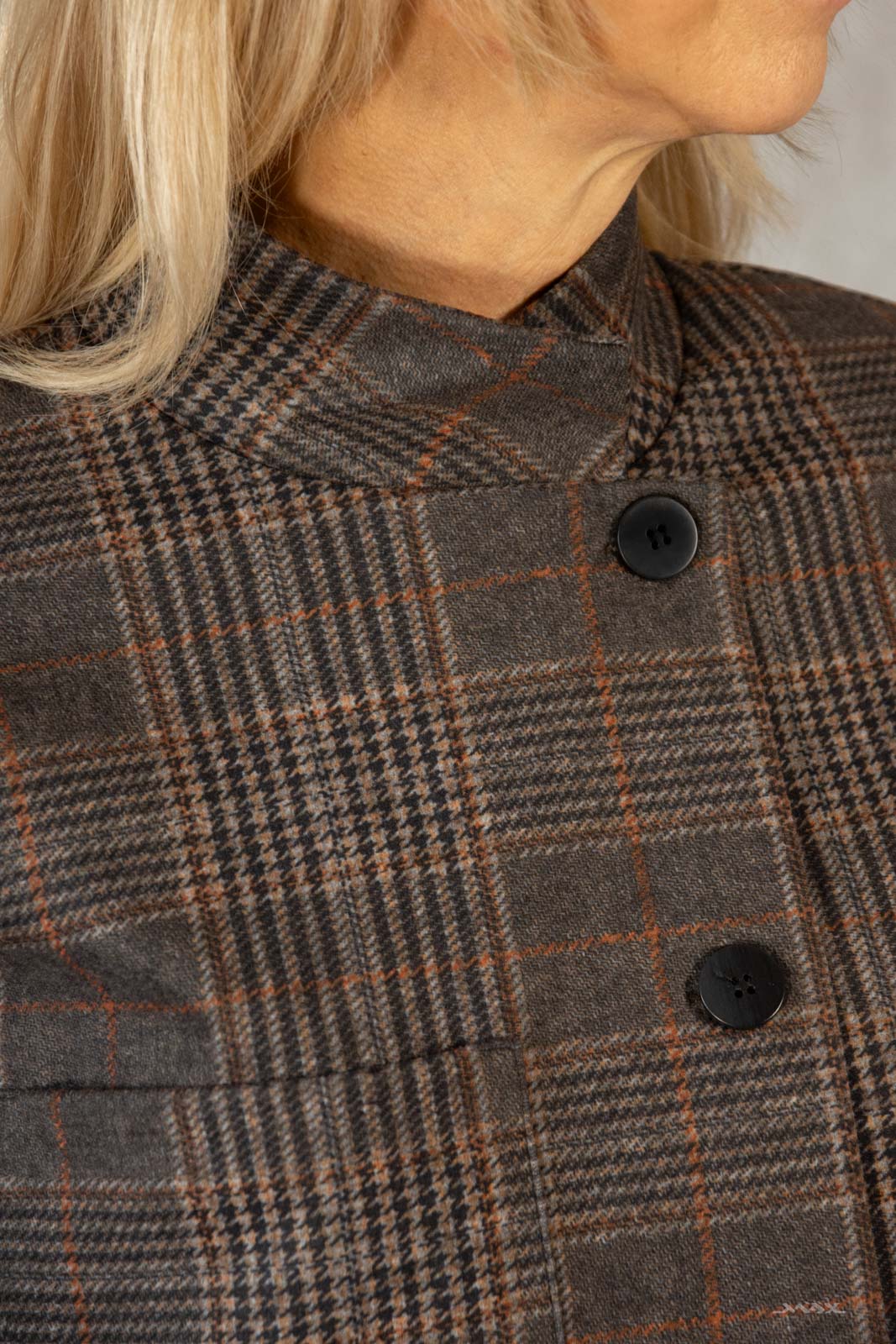 Jacke vintage-braun kariert mit Knopfleiste Gr. onesize(38-44)