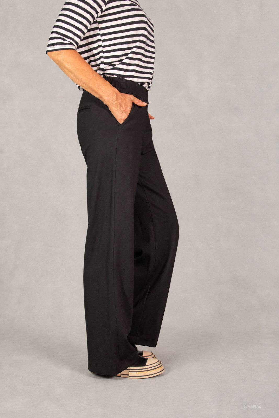 Elegant Wide-Leg Trousers - One Size (36–40)