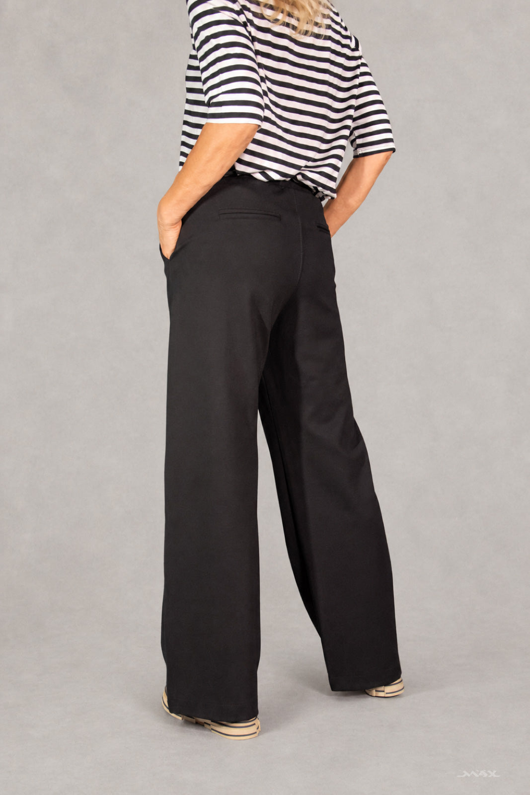 Elegant Wide-Leg Trousers - One Size (36–40)