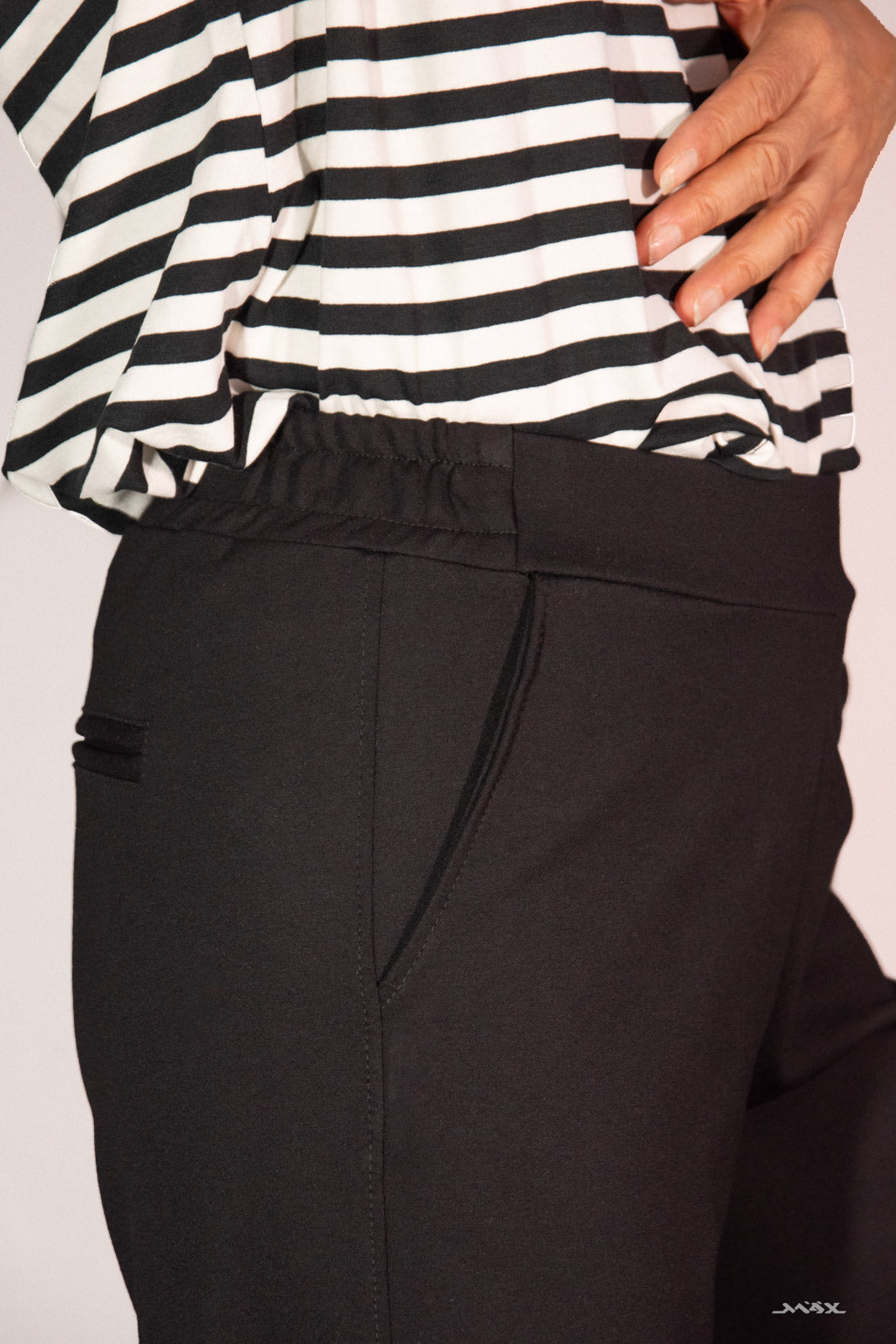 Elegant Wide-Leg Trousers - One Size (36–40)
