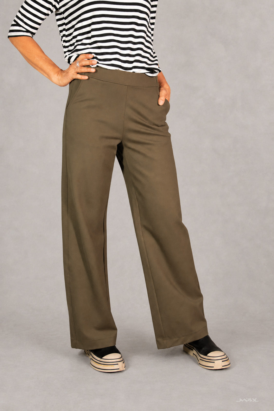 Elegant Wide-Leg Trousers - One Size (36–40)