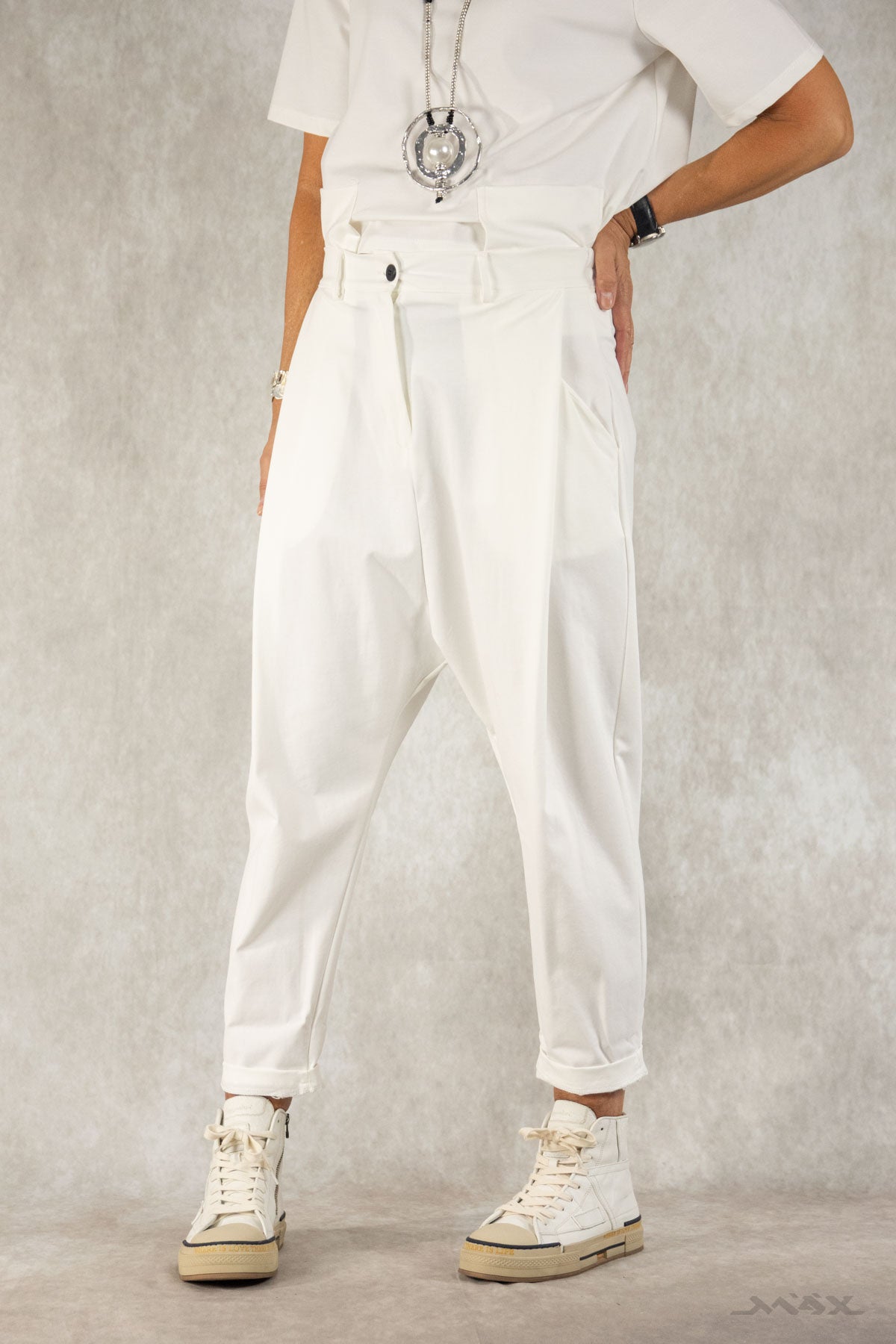 Baggyhose offwhite mit Knopf Gr. Onesize (36-42)
