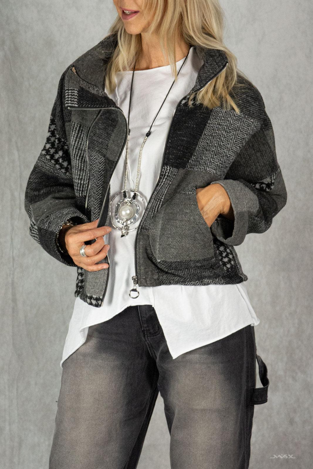 Zipper-Jacke grau mit Muster-Mix Gr. Onesize (38-44)