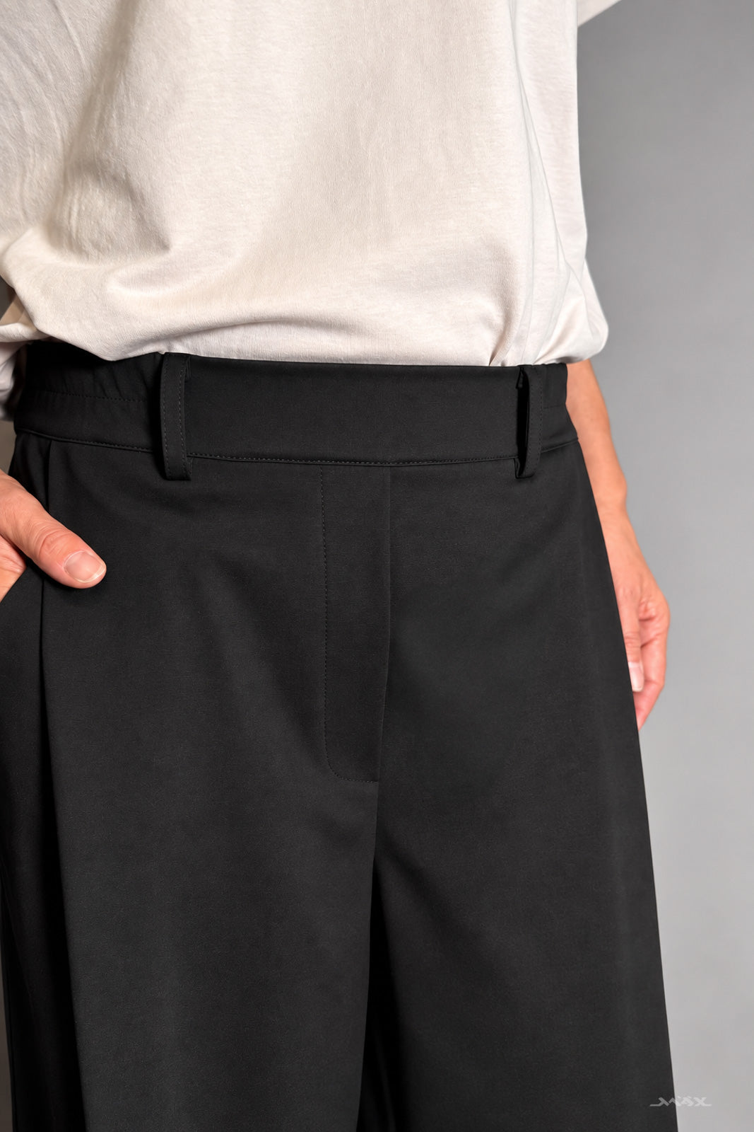Elegante Hose mit Bundfalten Gr. Onesize (36-42)