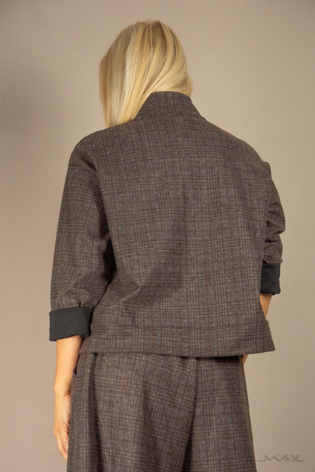 Jacke braun kariert mit Knopfleiste Gr. onesize(38-44)