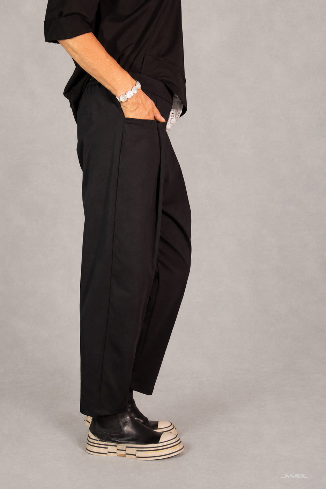 Elegant Pleated Trousers - One Size (38–42)