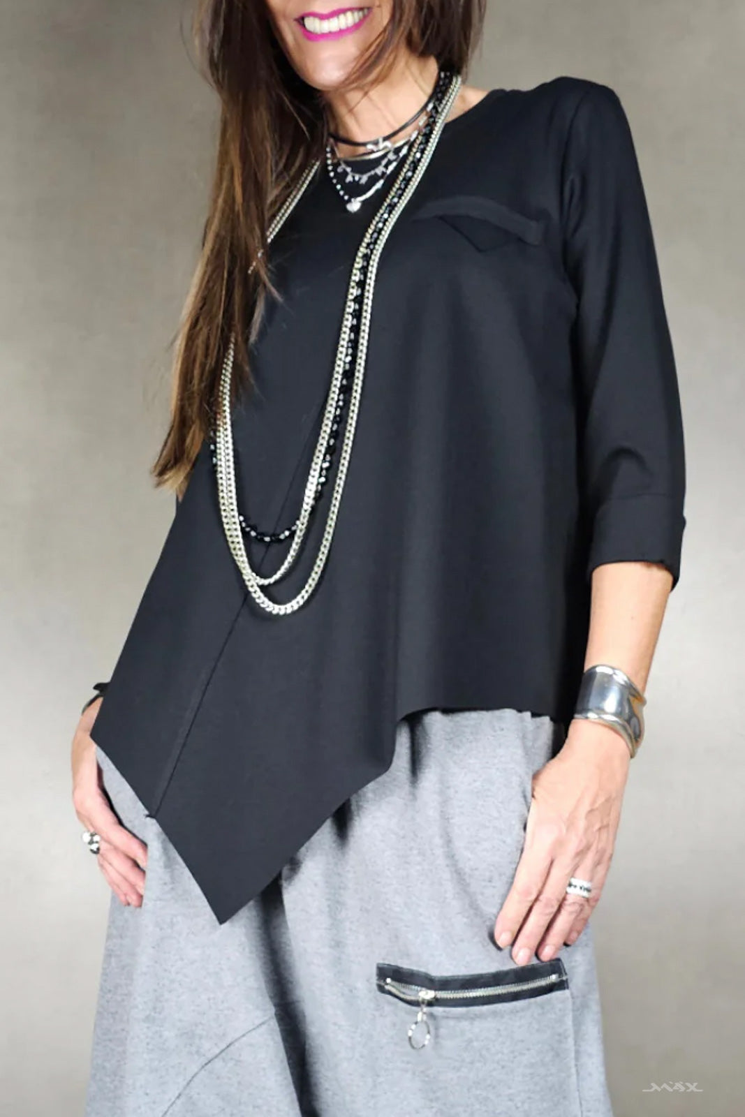 Asymmetrisch shirt met taps toelopende pasvorm Onesize (past 36-40)