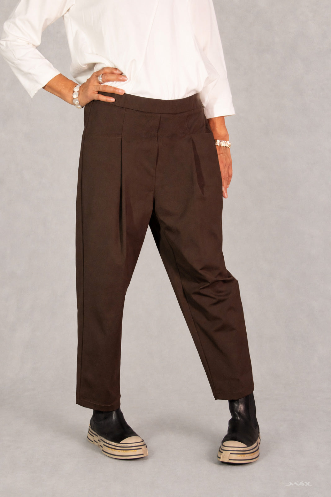 Elegant Pleated Trousers - One Size (38–42)