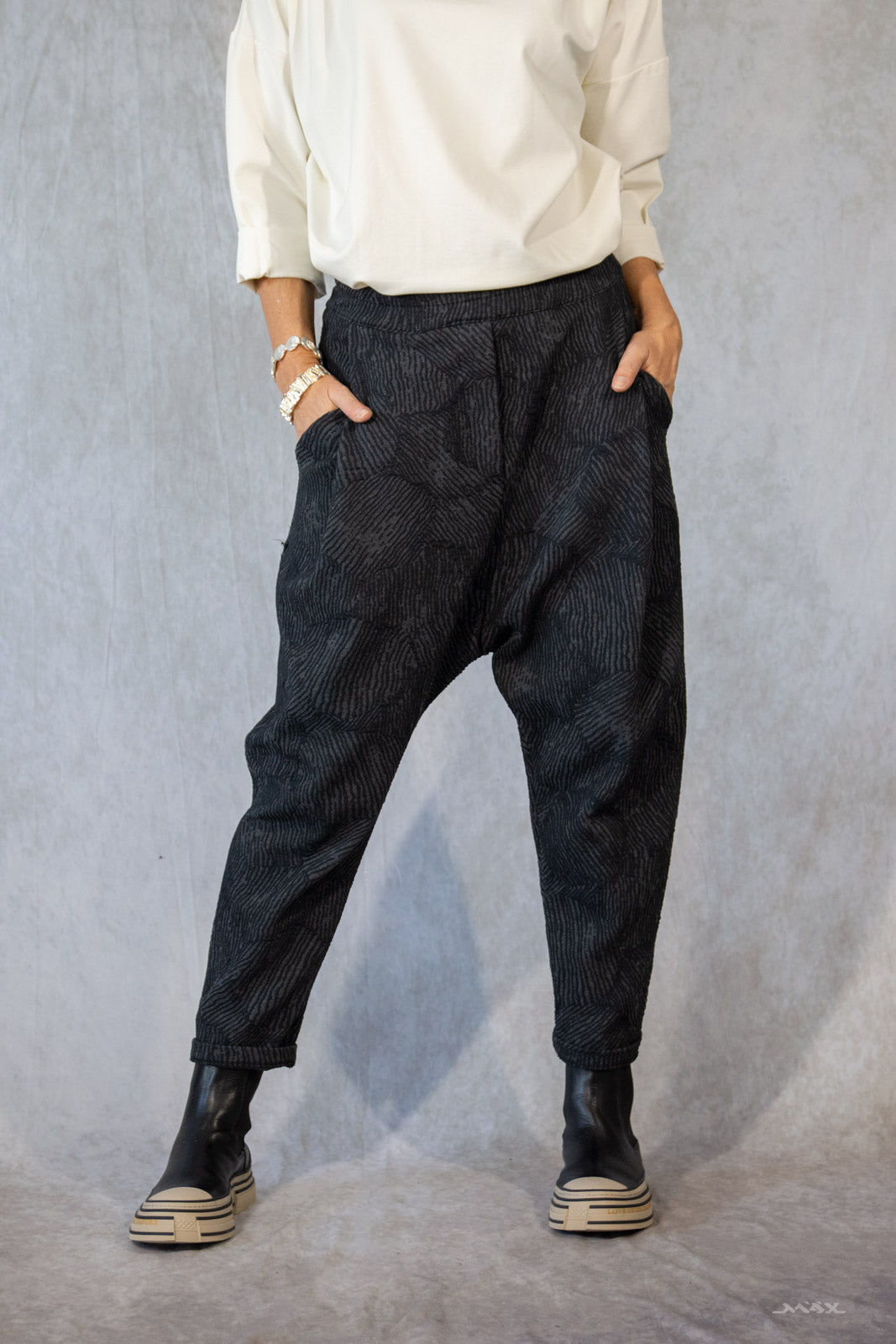 Baggyhose mit geprägter Musterung Gr. onesize(38-42)