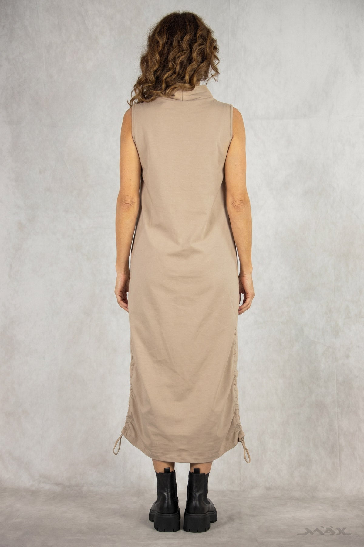 Kleid beige mit Raffung Gr. Onesize (38-44)