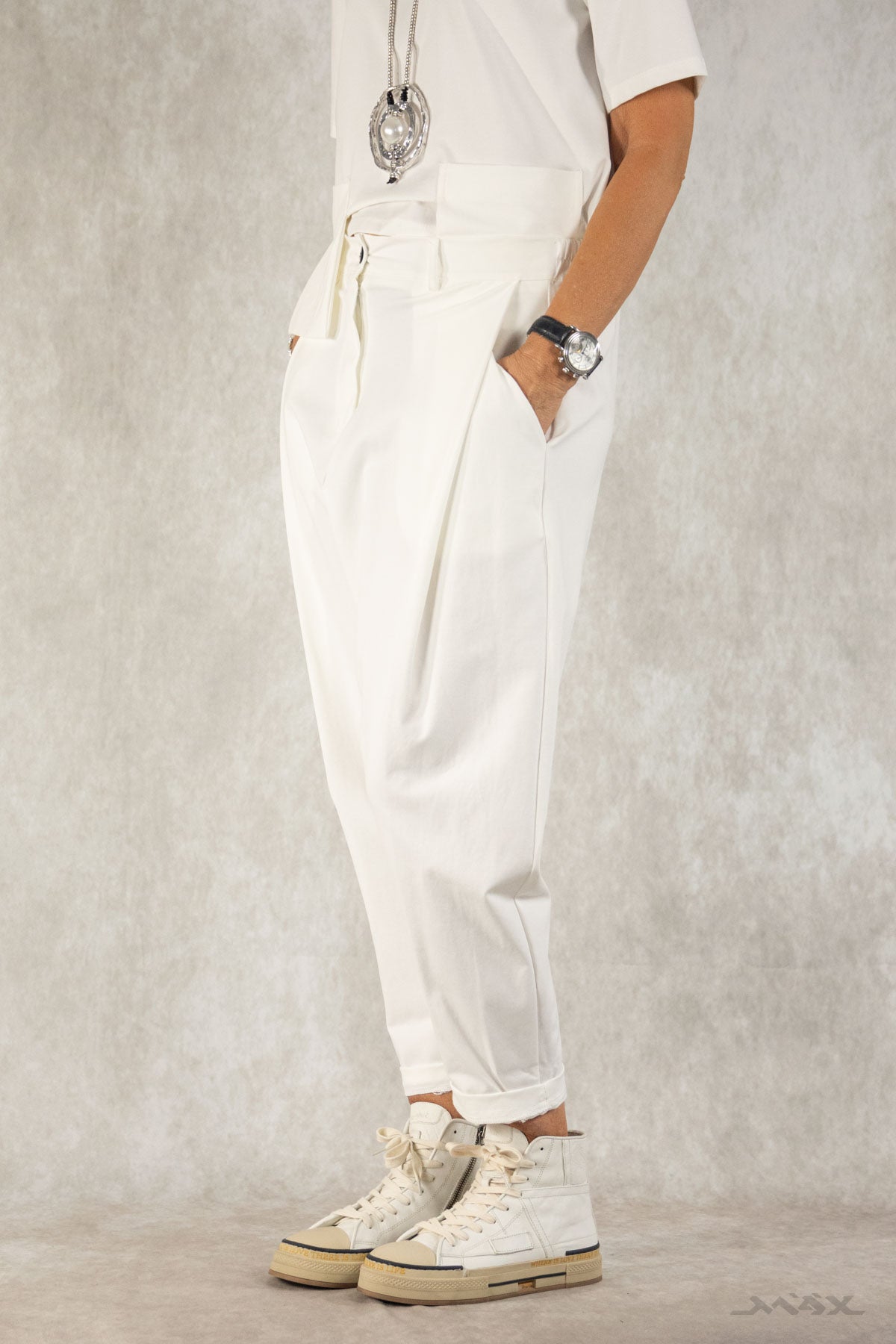 Baggyhose offwhite mit Knopf Gr. Onesize (36-42)