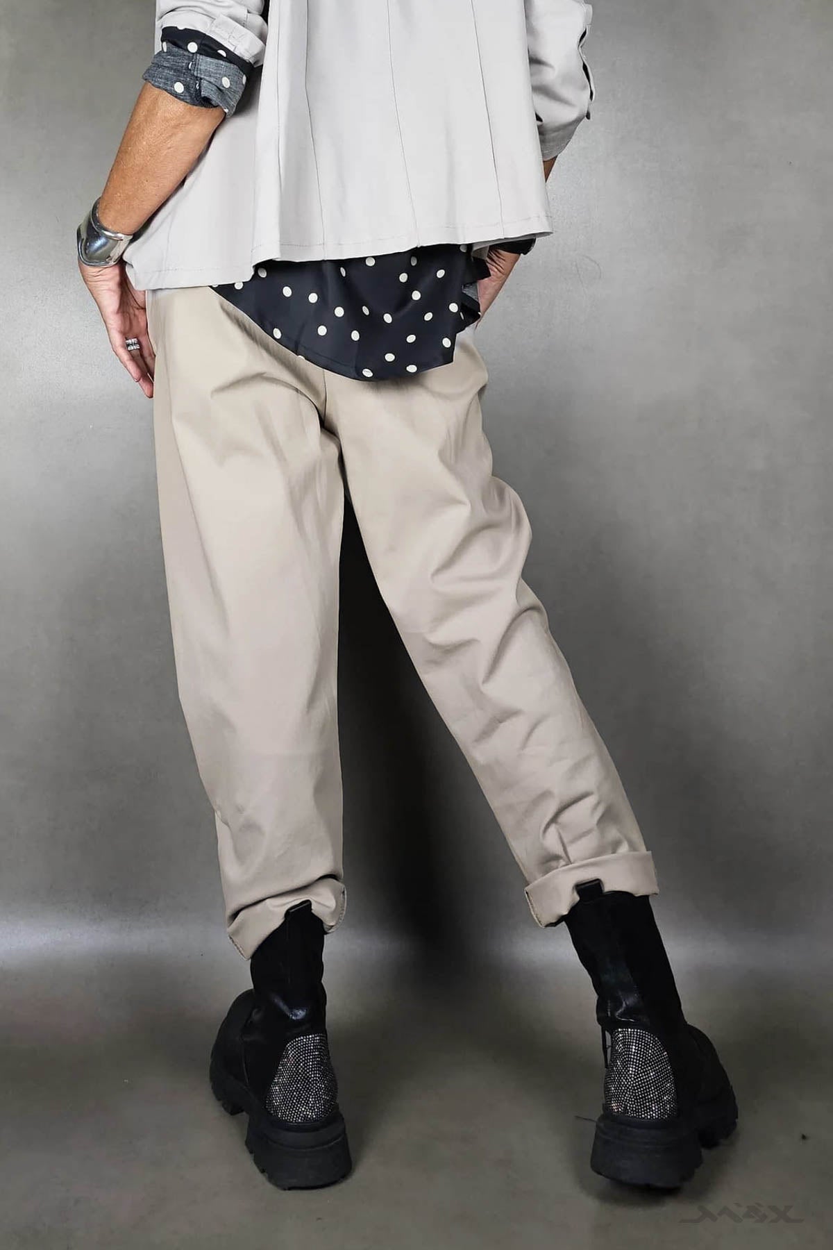 Elegante pantalon met knopen maat One size (38-42)