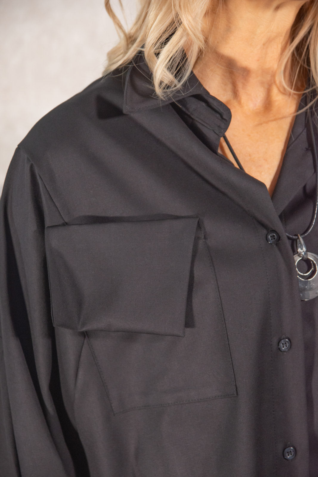 Lässige Hemd-Jacke mit aufgesetzten Taschen anthrazit Gr. Onesize (38-44)