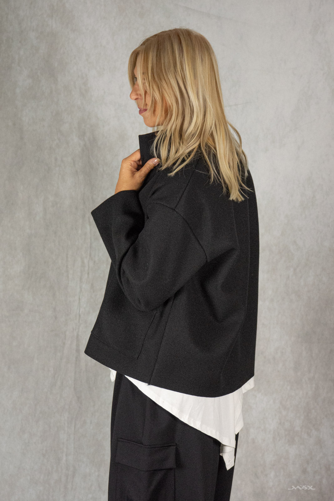 Kastige Jacke mit aufgesetzten Taschen Gr. Onesize (38-44)