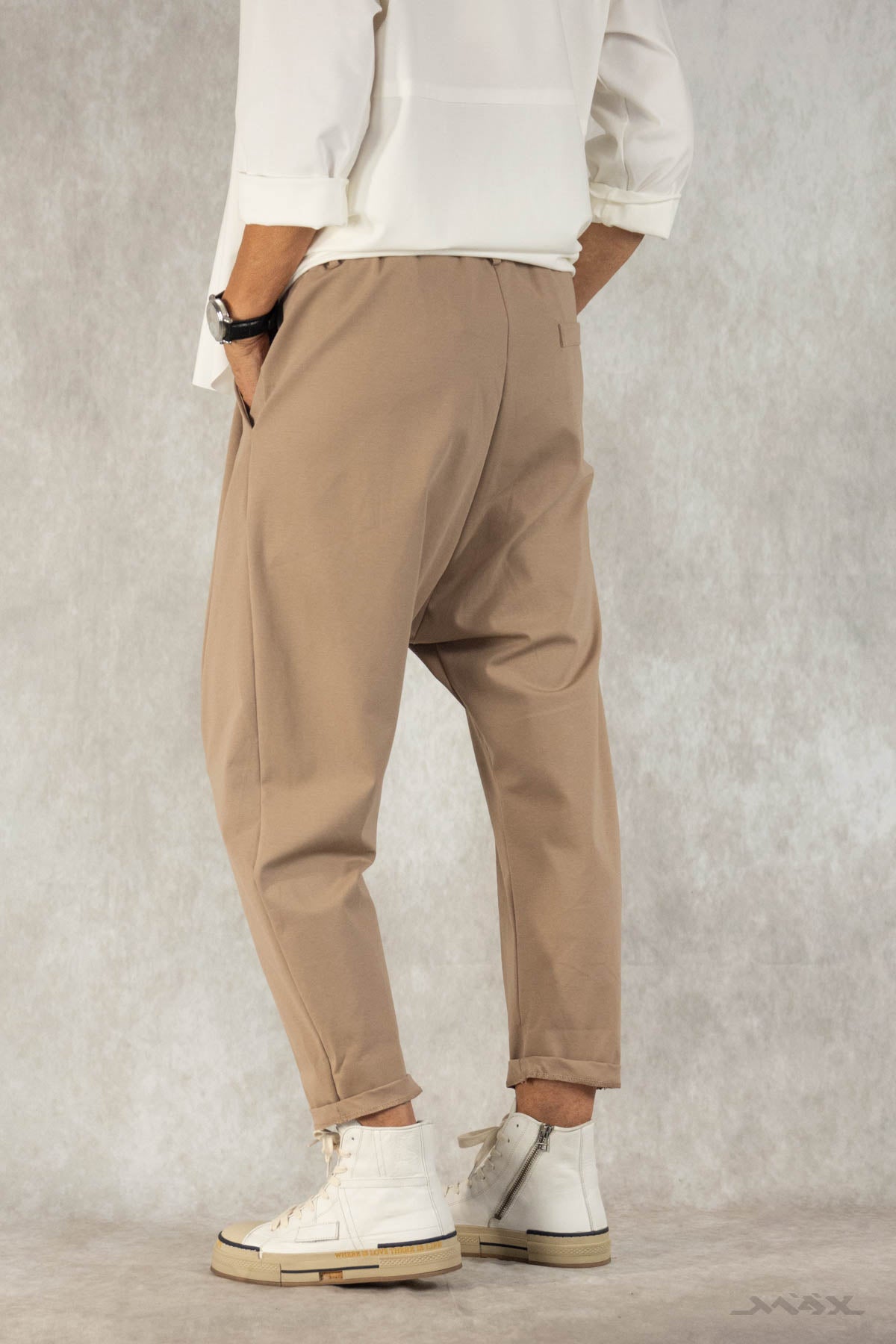 Baggy broek, camel maat. Eén maat (36-42).