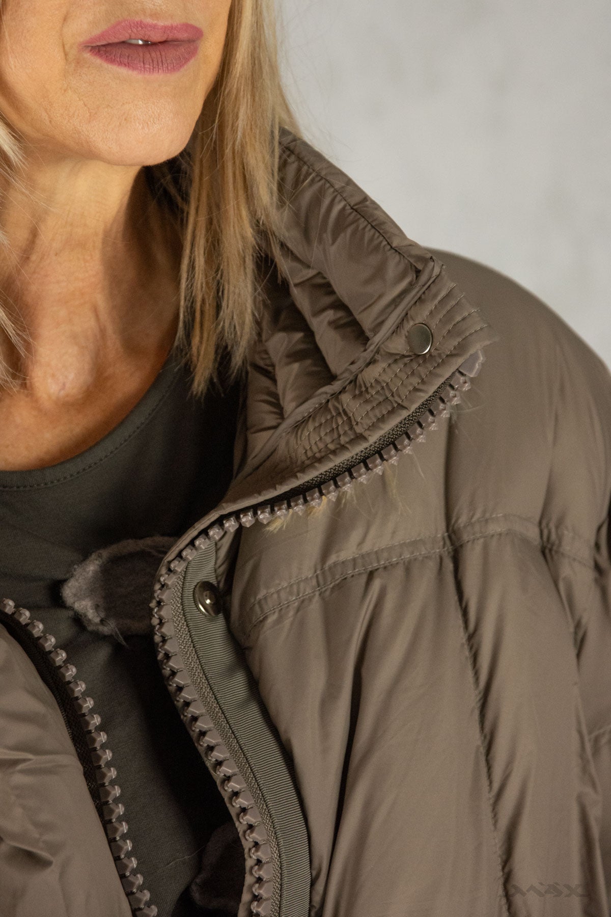 Kurze Pufferjacke mit hohem Kragen Gr. Onesize (36-40)