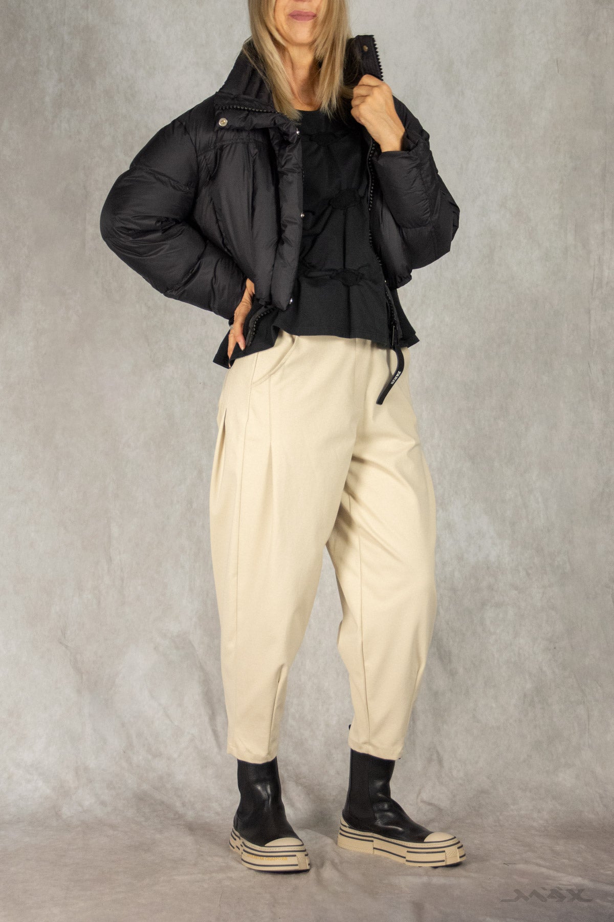 Kurze Pufferjacke mit hohem Kragen Gr. Onesize (36-40)