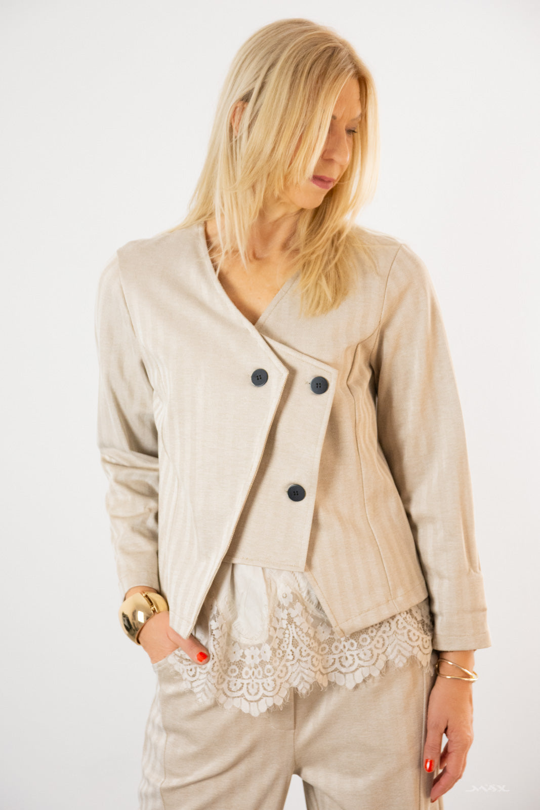 Asymmetrische Jacke beige mit Fischgrätmuster Gr. Onesize (36-40)