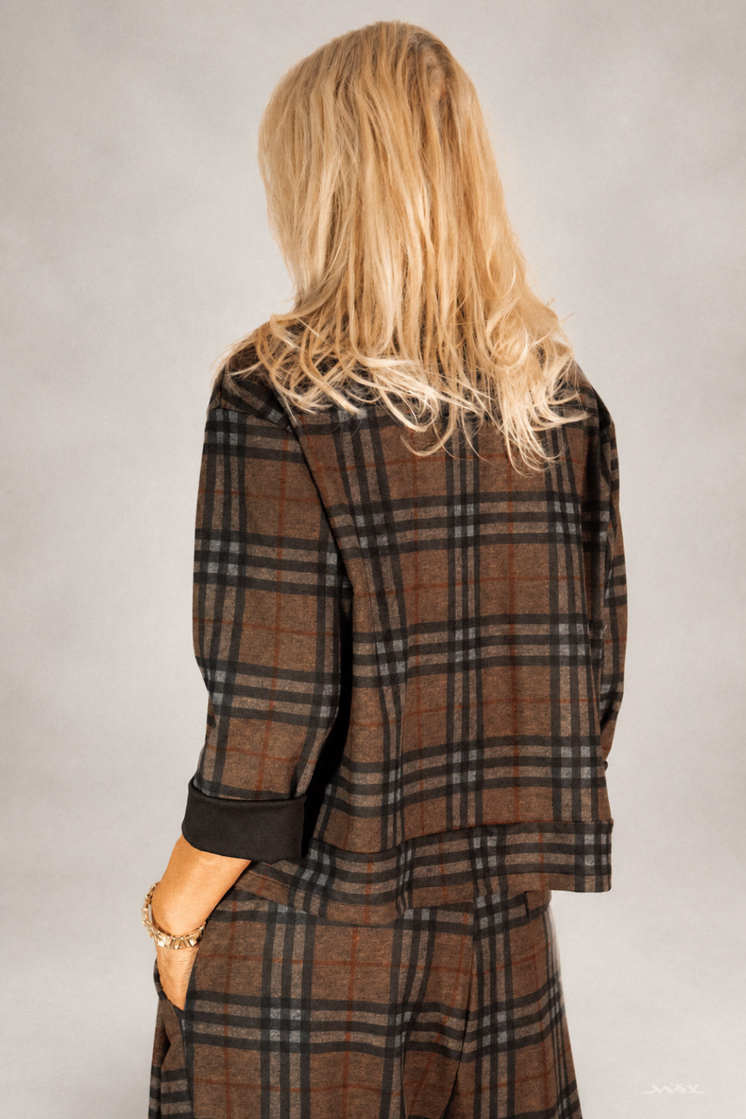 Veste à carreaux chocolat avec patte de boutonnage - taille unique (38–44)