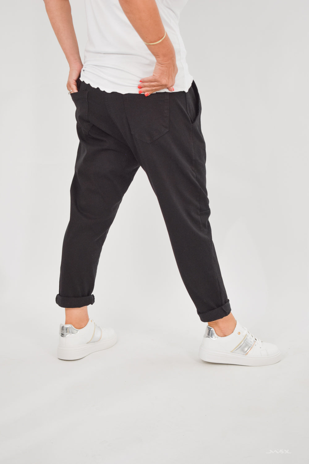 Haremshose schwarz aus stretchigem Jeans-Stoff