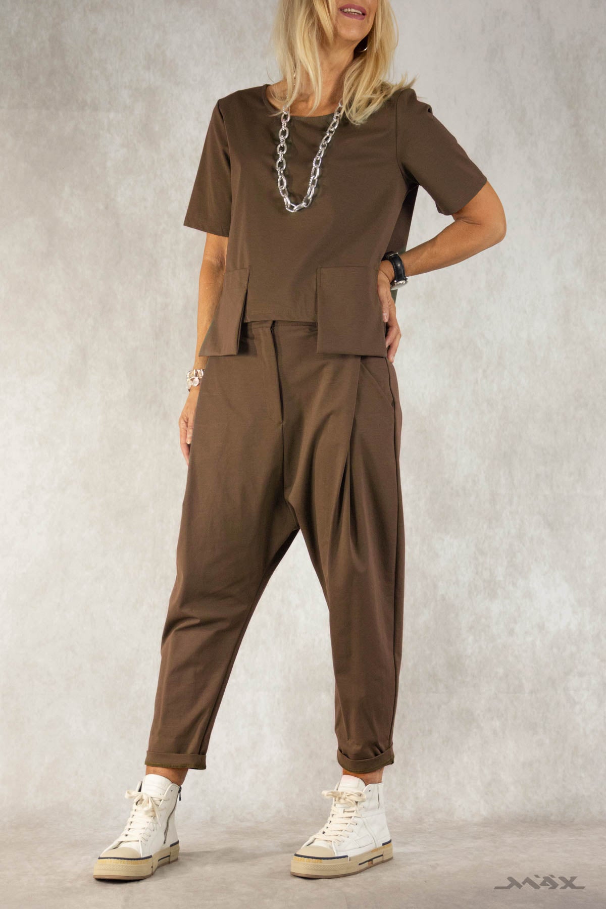 Baggyhose choco mit Knopf Gr. Onesize (36-42)