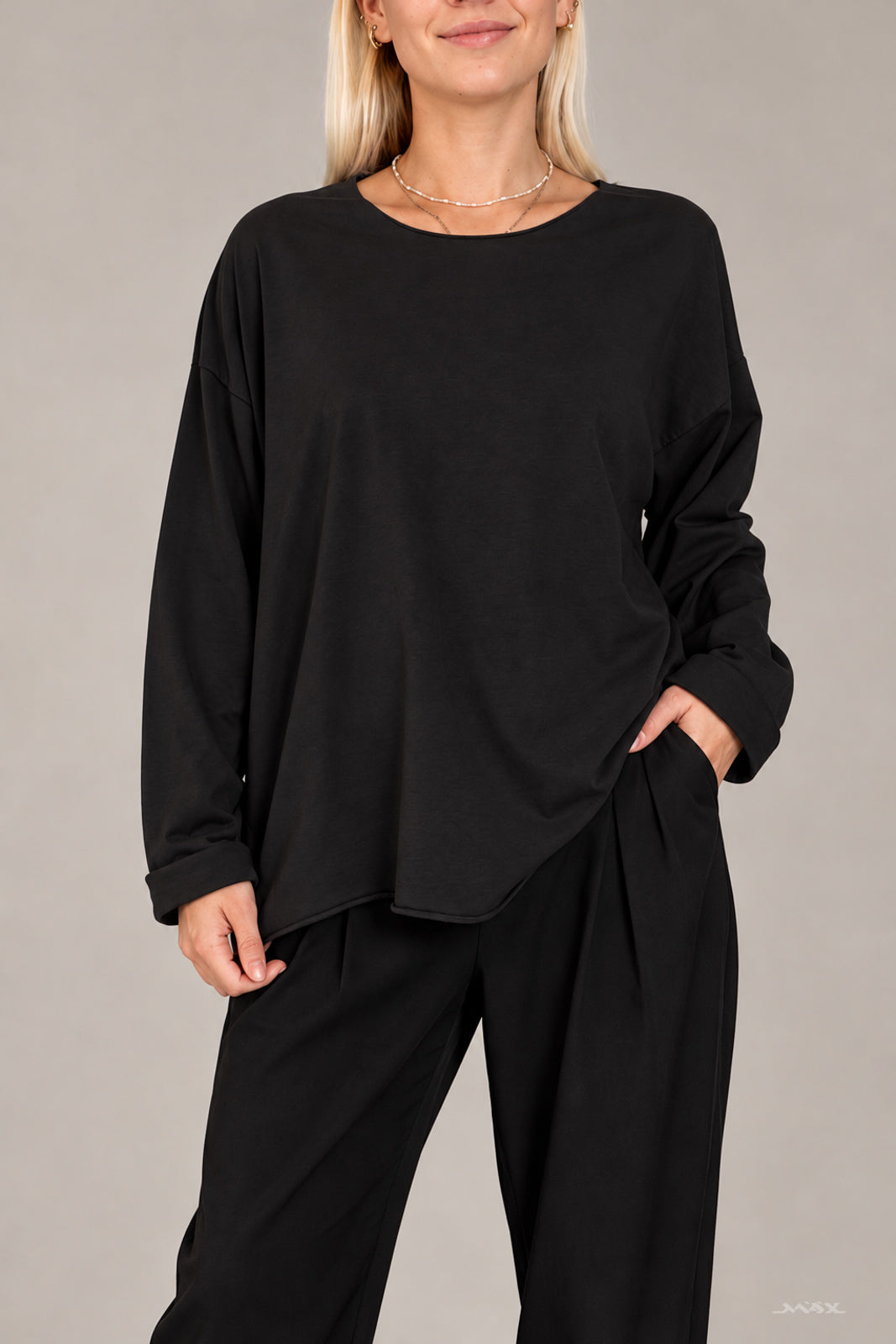 Basic Longsleeve  – One Size (36–44)