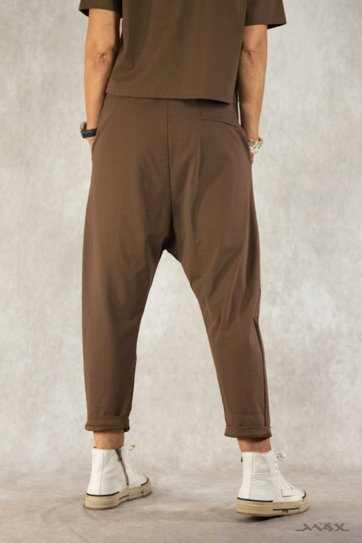 Baggyhose choco mit Knopf Gr. Onesize (36-42)